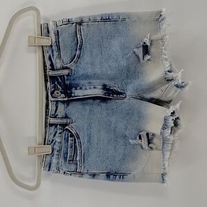 Vervet distressed denim stretch shorts size medium light wash, mid rise, frayed